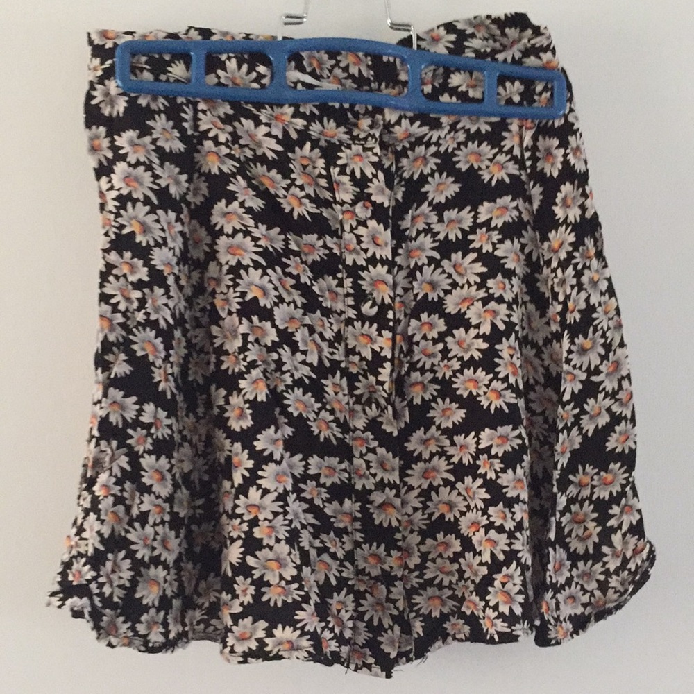 Flowy Daisy Skirt with buttons